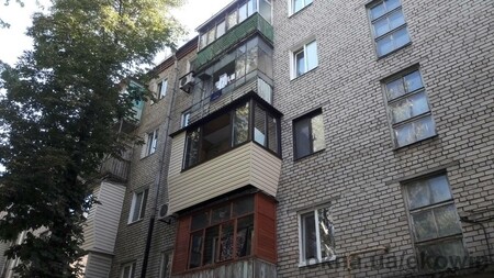 Балкон с выносом по подоконнику
